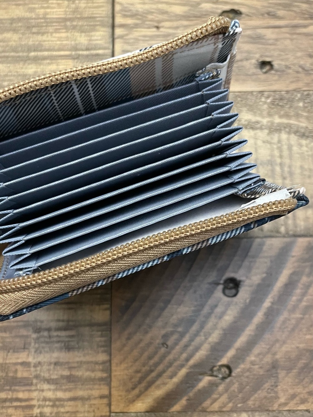 IHKWIP Everyday Explorer Accordion RFID Wallet - Picture 4 of 5